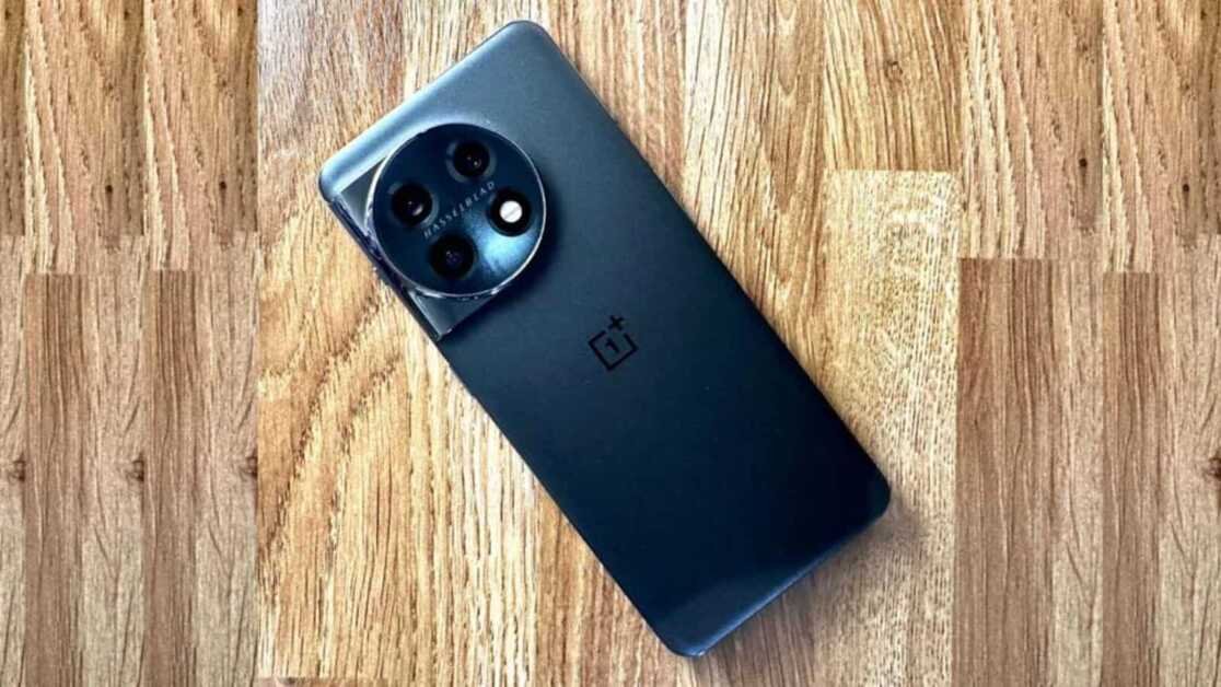 वनप्लस 11 साबित करता है कि आपको 'अल्ट्रा' फ्लैगशिप फोन के लिए ₹1,24,999 क्यों नहीं चुकाने चाहिए