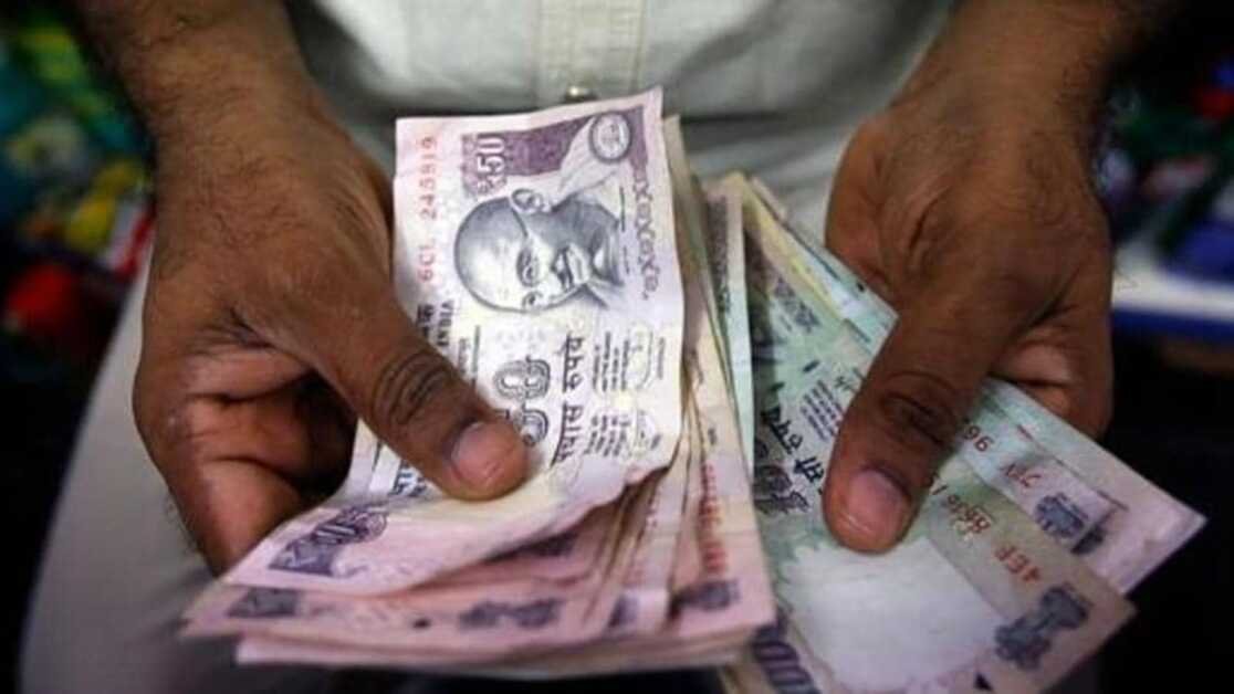 वित्त सचिव ने बचत योजनाओं में उच्च निवेश सीमा का बचाव किया, कहा...
