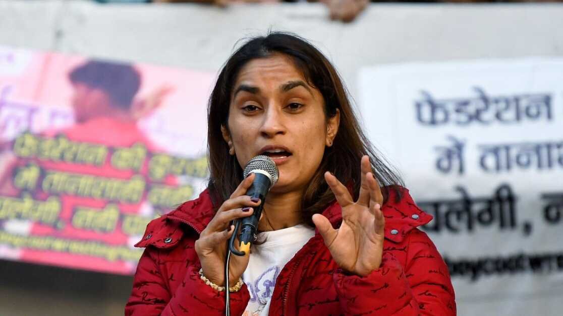 विनेश फोगट का कहना है कि निगरानी समिति के सदस्य ने MeToo जांच में संवेदनशील जानकारी लीक की