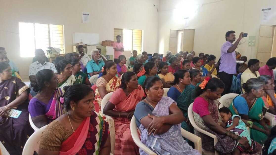 वेल्लोर जिले के पांच गांवों ने दूरी के मुद्दों का हवाला देते हुए तिरुपत्तूर जिले के माधनूर ब्लॉक में विलय की मांग की