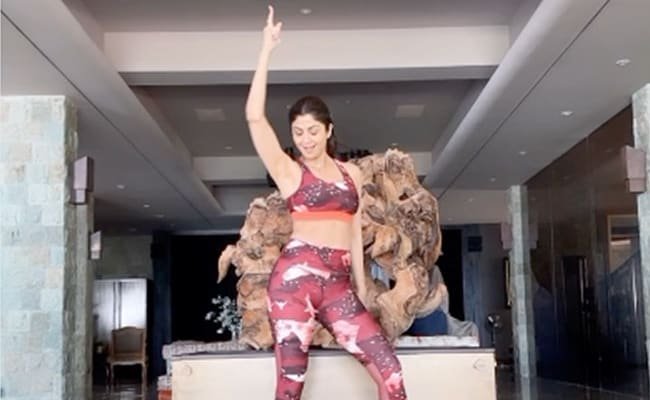 शिल्पा शेट्टी का कार्डियो वर्कआउट एक बाज़ीगर ट्विस्ट के साथ आता है