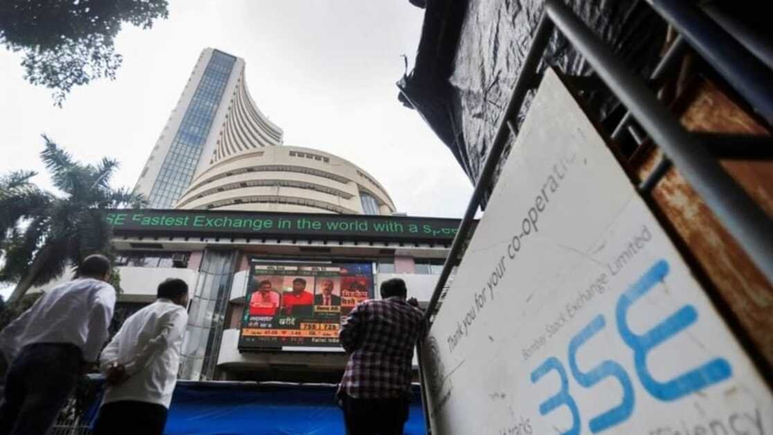 सेंसेक्स 300 अंक गिरकर 60,507 पर बंद हुआ;  निफ्टी 17,765 पर बंद हुआ