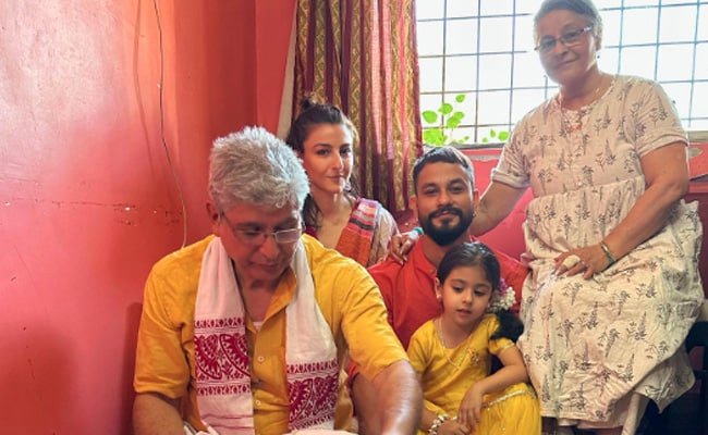 सोहा अली खान और कुणाल खेमू के हेराथ उत्सव में, नन्हीं इनाया ने चुराया शो