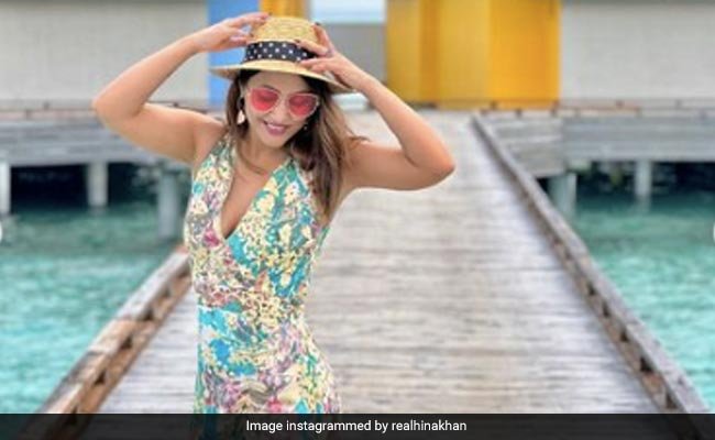 हिना खान को मिला 'स्वर्ग में बेहतरीन जगह'  मालदीव एल्बम देखें