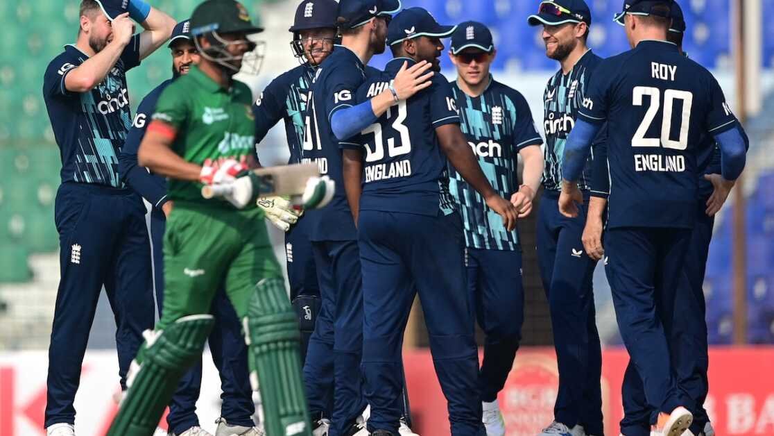 बांग्लादेश बनाम इंग्लैंड, तीसरा वनडे लाइव स्कोर अपडेट: जोफ्रा आर्चर ने इंग्लैंड को 246 पर बांग्लादेश को प्रतिबंधित करने के लिए तीन विकेट लिए।  क्रिकेट खबर