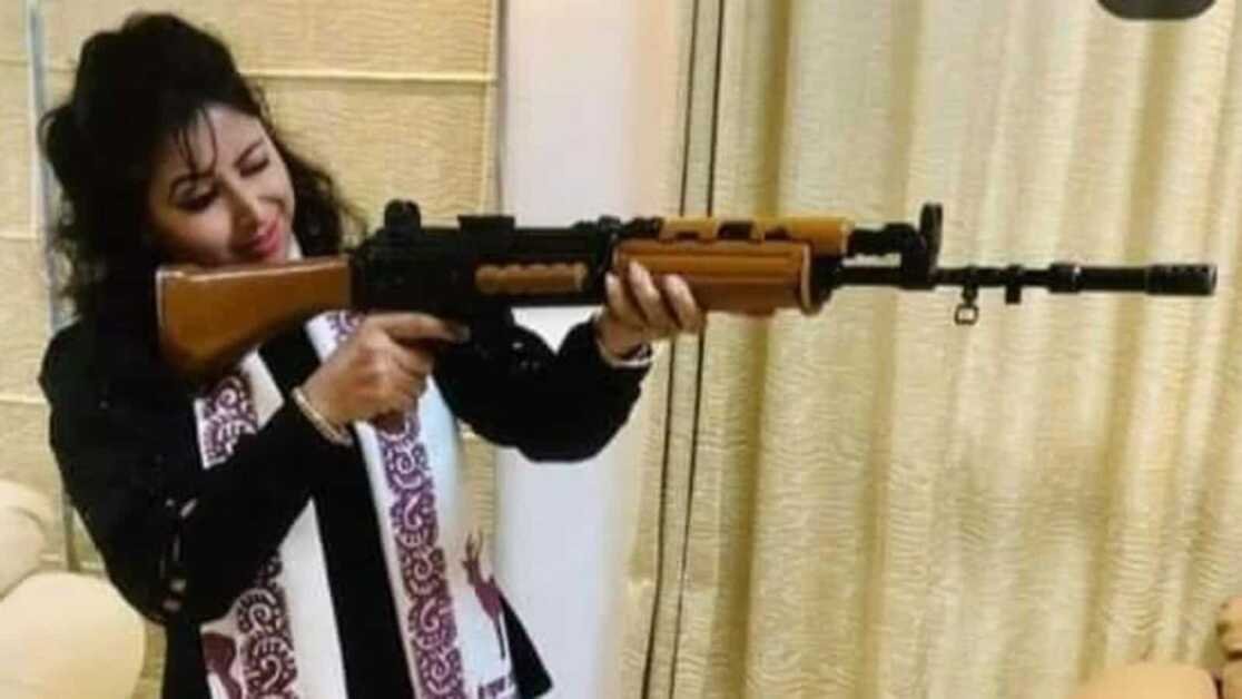 राइफल के साथ दिखे पटना के पूर्व मेयर प्रत्याशी;  वायरल तस्वीरों के बाद शुरू हुई जांच