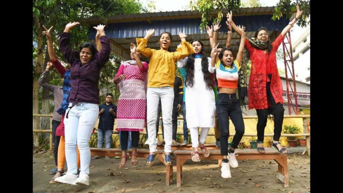 बिहार बोर्ड इंटर के नतीजे: लड़कियों ने तीनों स्ट्रीम में टॉप रैंक हासिल की, कुल मिलाकर 83.70% पास