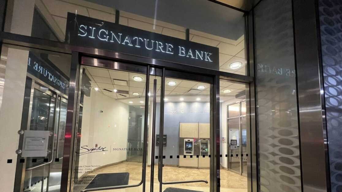 SVB, सिल्वरगेट के पतन के बाद 'क्रिप्टो-फ्रेंडली' सिग्नेचर बैंक का बंद होना उद्योग के लिए एक और झटका है