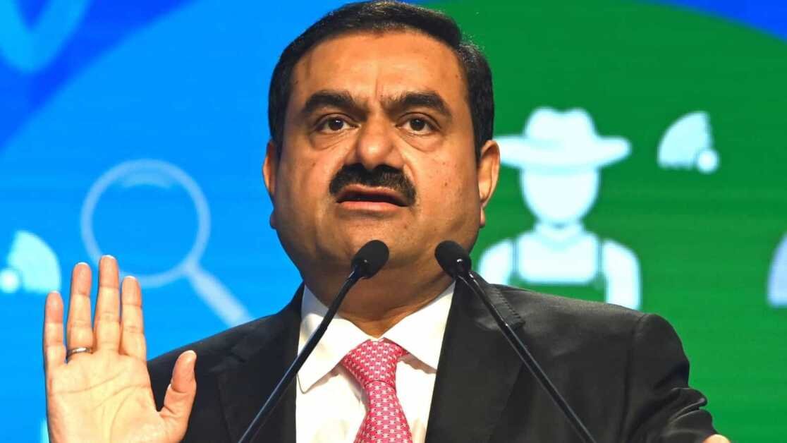अडानी कर्ज कम करने के लिए अंबुजा सीमेंट में हिस्सेदारी 450 मिलियन डॉलर में बेचना चाहता है: रिपोर्ट