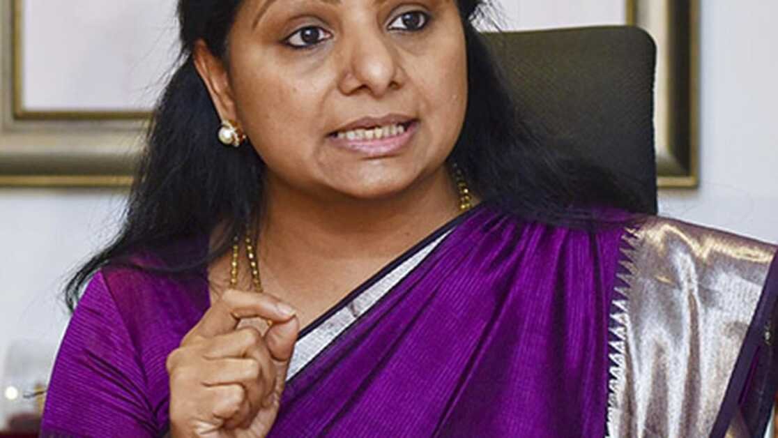 ईडी द्वारा पूछताछ की पूर्व संध्या पर कविता दिल्ली के लिए रवाना हुई