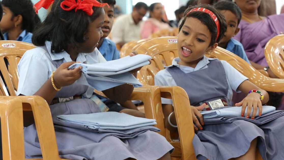 क्या मुफ्त वर्दी योजना से हथकरघा क्षेत्र में सुधार होगा?