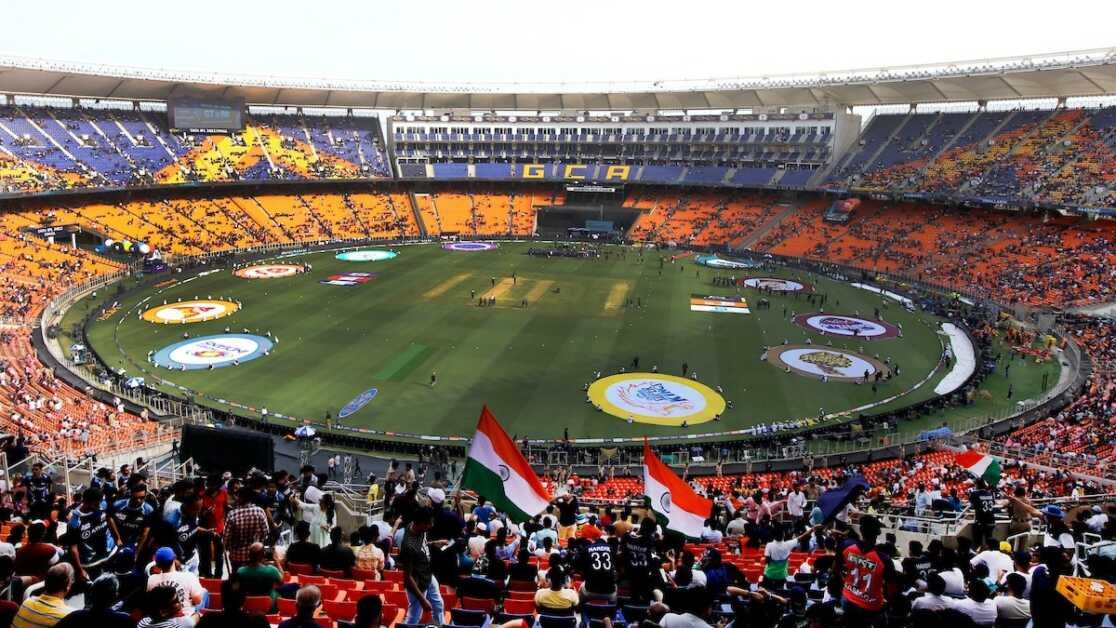 चौथे भारत-ऑस्ट्रेलिया टेस्ट से पहले नरेंद्र मोदी स्टेडियम में तैयारी चल रही है  क्रिकेट खबर