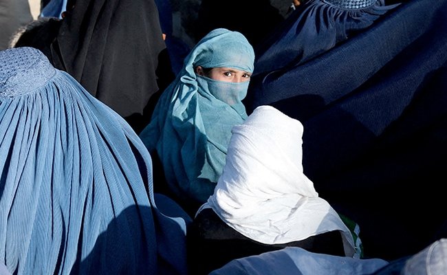 तालिबान शासित अफगानिस्तान में विश्वविद्यालय फिर से खुल गए लेकिन महिलाओं पर अभी भी प्रतिबंध है