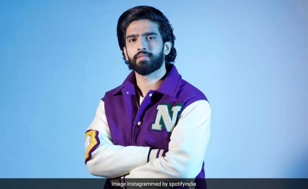 प्रियंका चोपड़ा के बाद, गायक अमाल मल्लिक ने बॉलीवुड में 'कैंपिज्म और पावरप्ले' के बारे में बात की