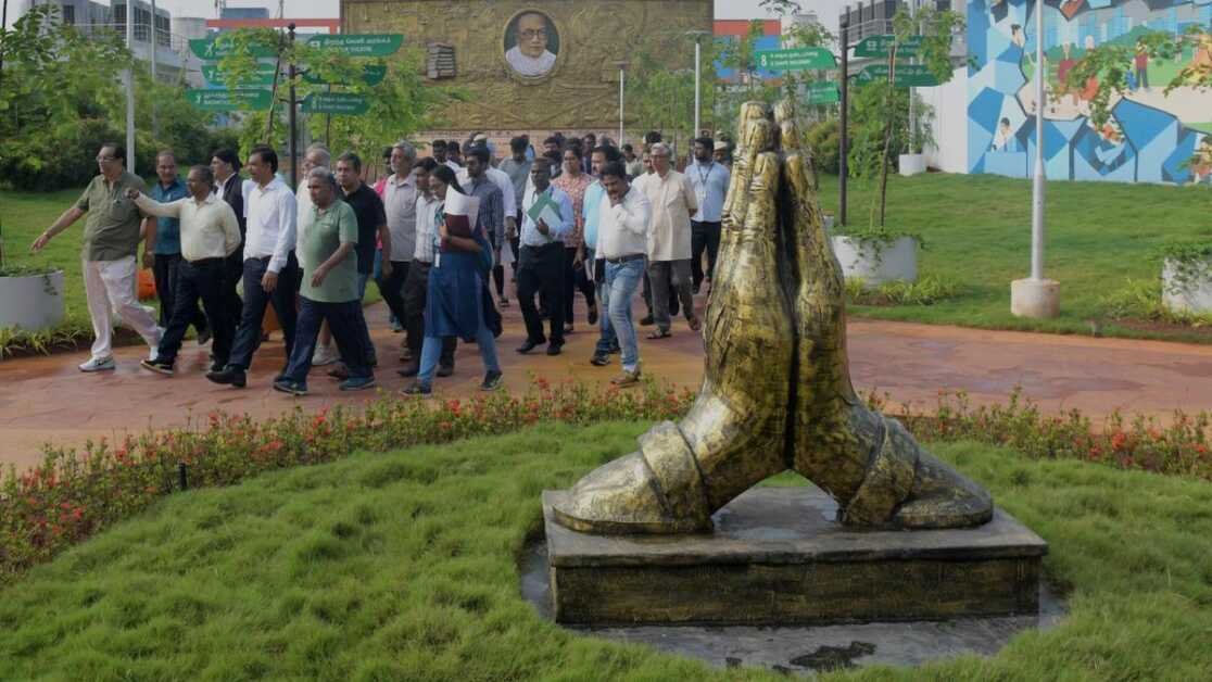 मद्रास उच्च न्यायालय के न्यायाधीश ने चेन्नई मेट्रो रेल द्वारा बहाल किए गए शेनॉय नगर पार्क का निरीक्षण किया