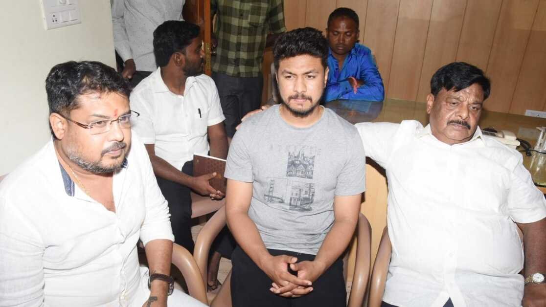 महादेवप्पा नंजनगुड से कांग्रेस टिकट की दौड़ से हटे, दर्शन ध्रुवनारायण को समर्थन दिया
