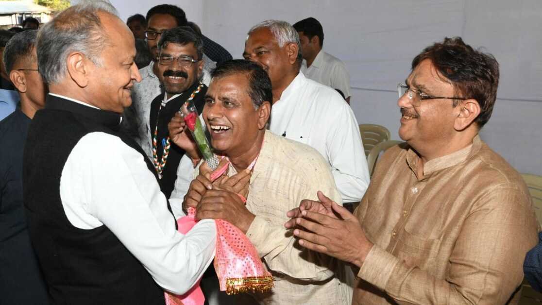 राजस्थान में संविदा कर्मियों को लाभ देने के लिए पारिश्रमिक में वृद्धि तय