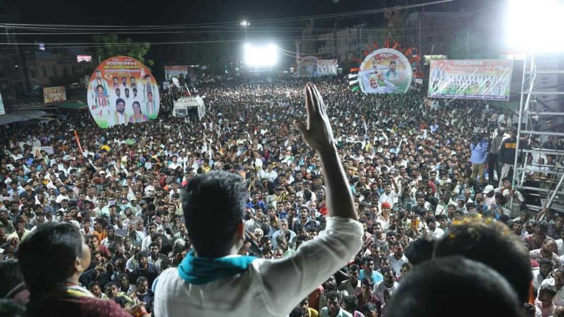 रेवंत के साथ बातचीत में छात्रों ने उनसे पहले किसानों का समर्थन करने का आग्रह किया