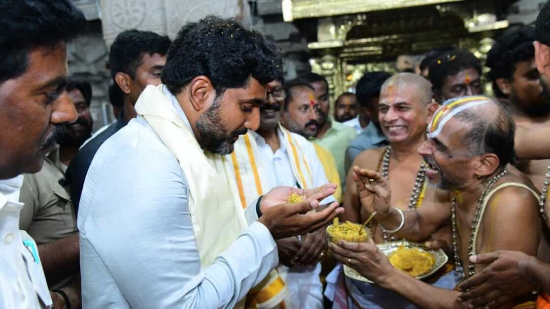 लोकेश ने कादिरी मंदिर के पास अन्ना कैंटीन खोली