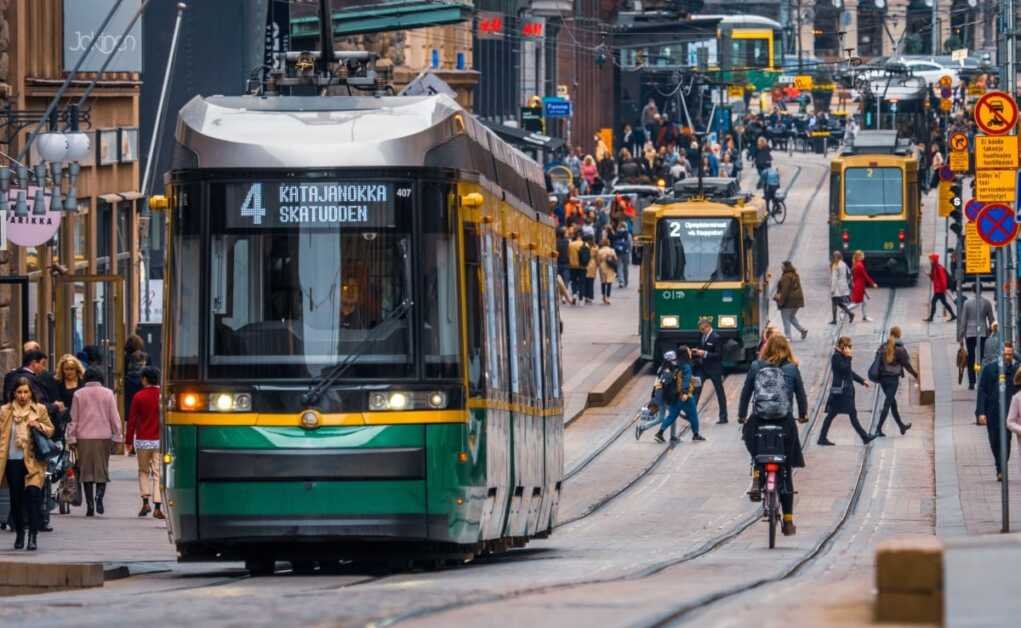 वर्ल्ड हैप्पीनेस रिपोर्ट में फिनलैंड टॉप पर, भारत की रैंकिंग...