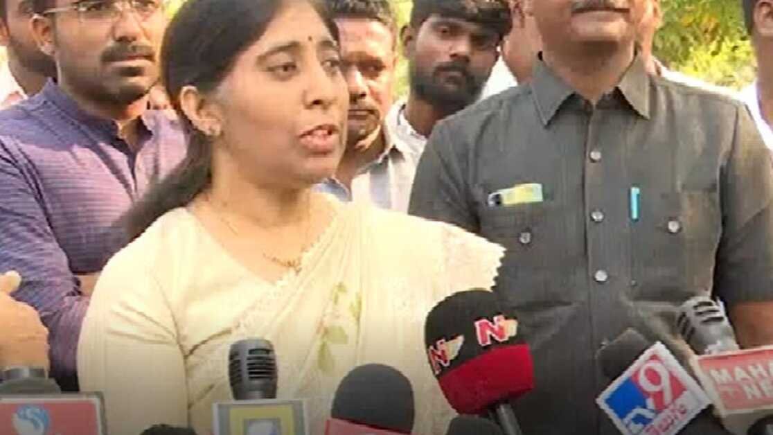 सुनीता रेड्डी ने सोशल मीडिया पर #JusticeforYSViveka ट्रेंड के रूप में सच्चाई के लिए लड़ने का संकल्प लिया