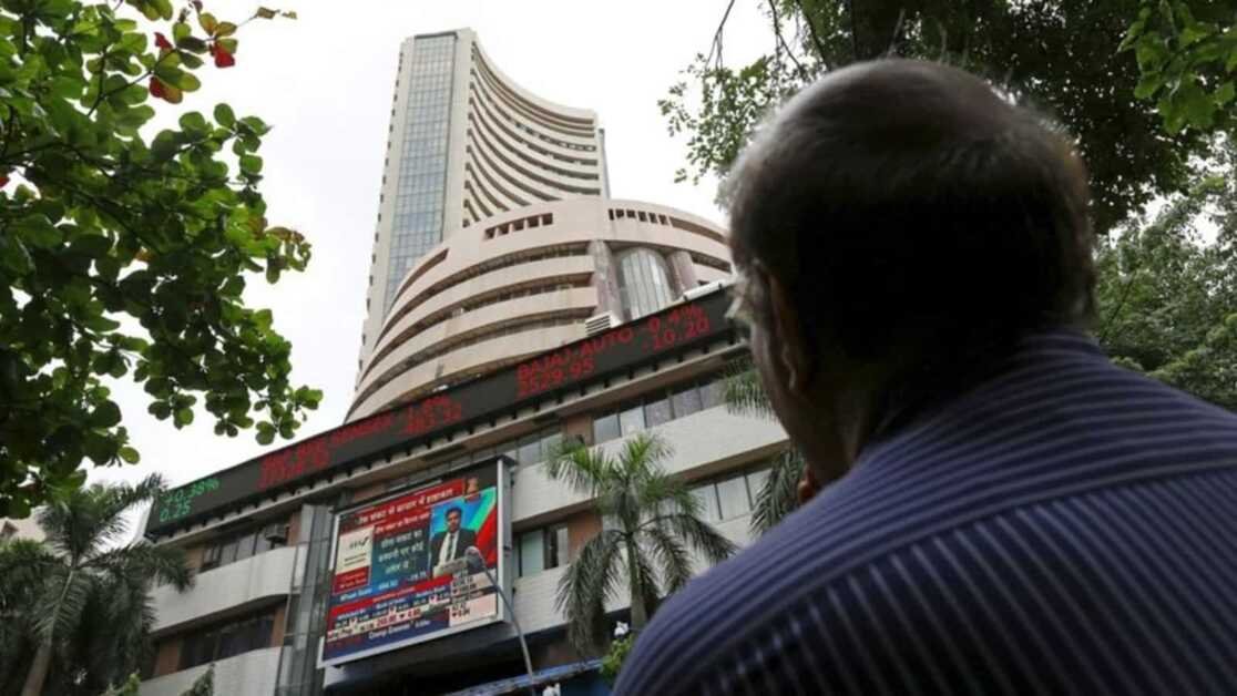 सेंसेक्स 430 अंक उछलकर 58,065 पर खुला, निफ्टी 17,110 के ऊपर कारोबार कर रहा है