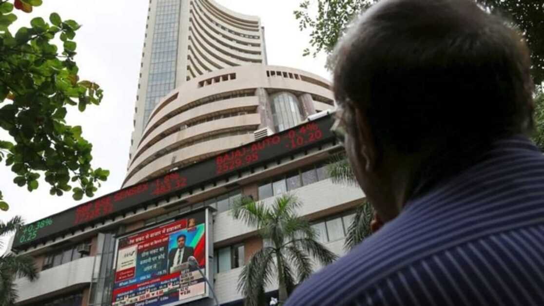 सेंसेक्स 57,982 पर लाल रंग में बंद हुआ;  निफ्टी 17,043 पर बंद हुआ