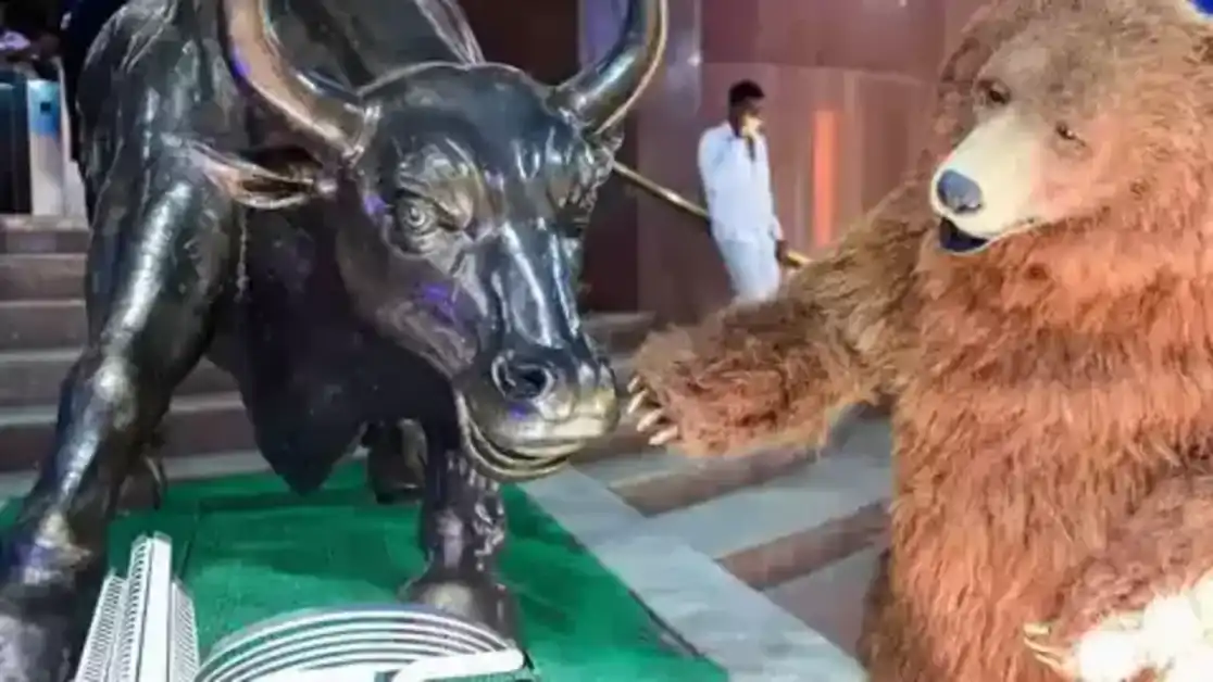 सेंसेक्स 59,200 के ऊपर हरे निशान में खुला; निफ्टी में 100 प्वाइंट की तेजी है