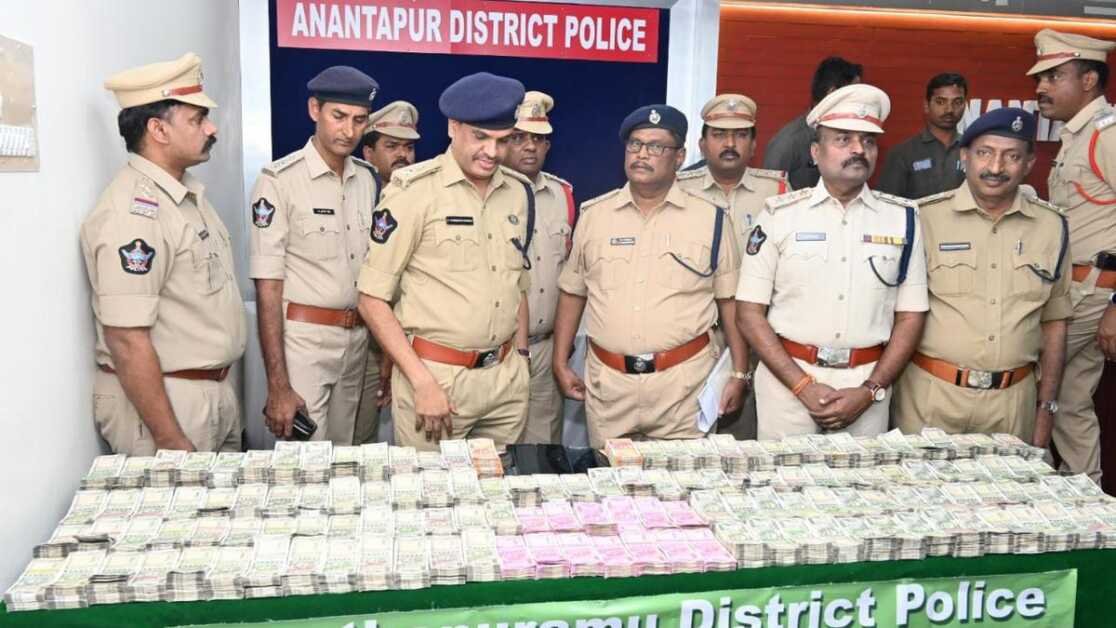 हवाला कैश लूटने वाला गिरोह गिरफ्तार, ₹1.89 करोड़ ज़ब्त