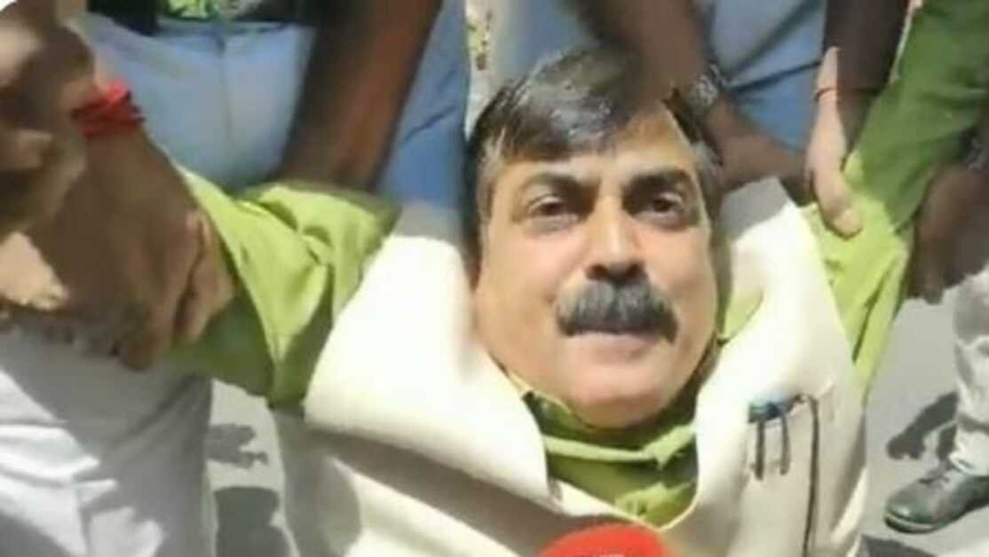 रामनवमी को लेकर हंगामे के बीच बीजेपी विधायक को बिहार विधानसभा से बाहर किया गया  वीडियो