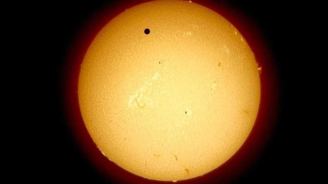 शुक्र का वृष राशि में गोचर : अपनी आंतरिक इच्छाओं को प्रकट करें