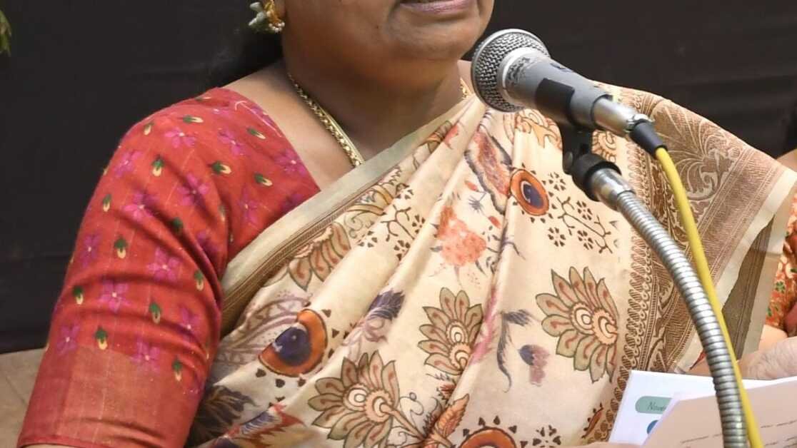 AIADMK ने सार्वजनिक स्थानों पर भोजन कक्षों के उचित रखरखाव के लिए कहा