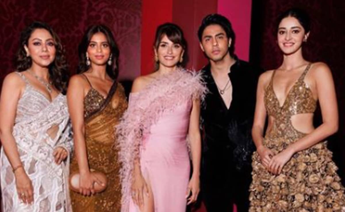 अंबानी इवेंट से सितारों से सजी तस्वीर में गौरी खान, पेनेलोप क्रूज़, अनन्या पांडे, किड्स सुहाना और आर्यन के साथ