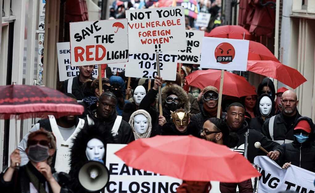 निवासियों, यौनकर्मियों ने उपनगरीय 'कामुक केंद्र' के लिए एम्स्टर्डम योजना का विरोध किया