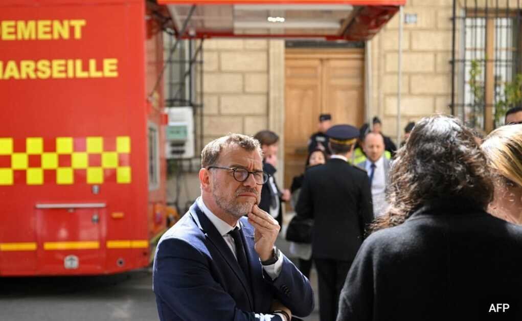 फ्रांस में इमारत ढहने से कम से कम 4 की मौत, बचाव के प्रयास जारी