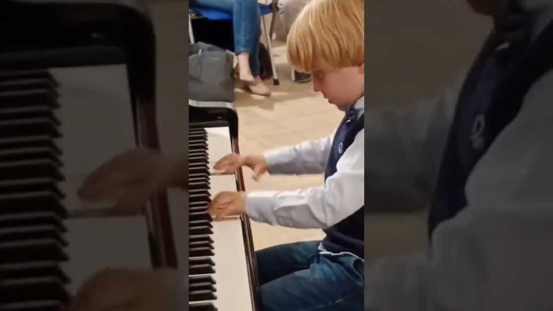 5-year-old Alberto performing Mozart